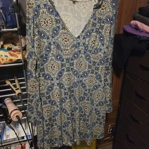 EARTHBOUND Blue and Cream Paisley Print DRESS